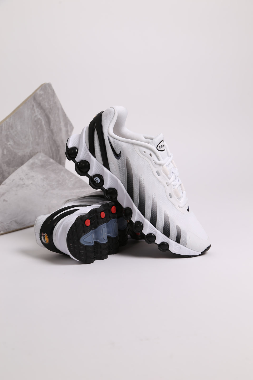 Nike Air Max DN8 - Panda White Black