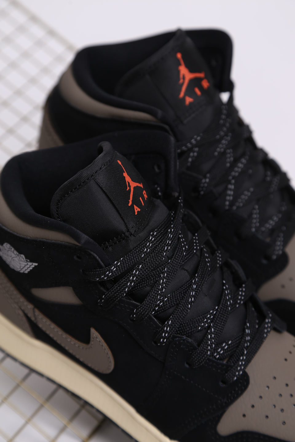 Air Jordan 1 Mid SE GS - Black Olive Grey