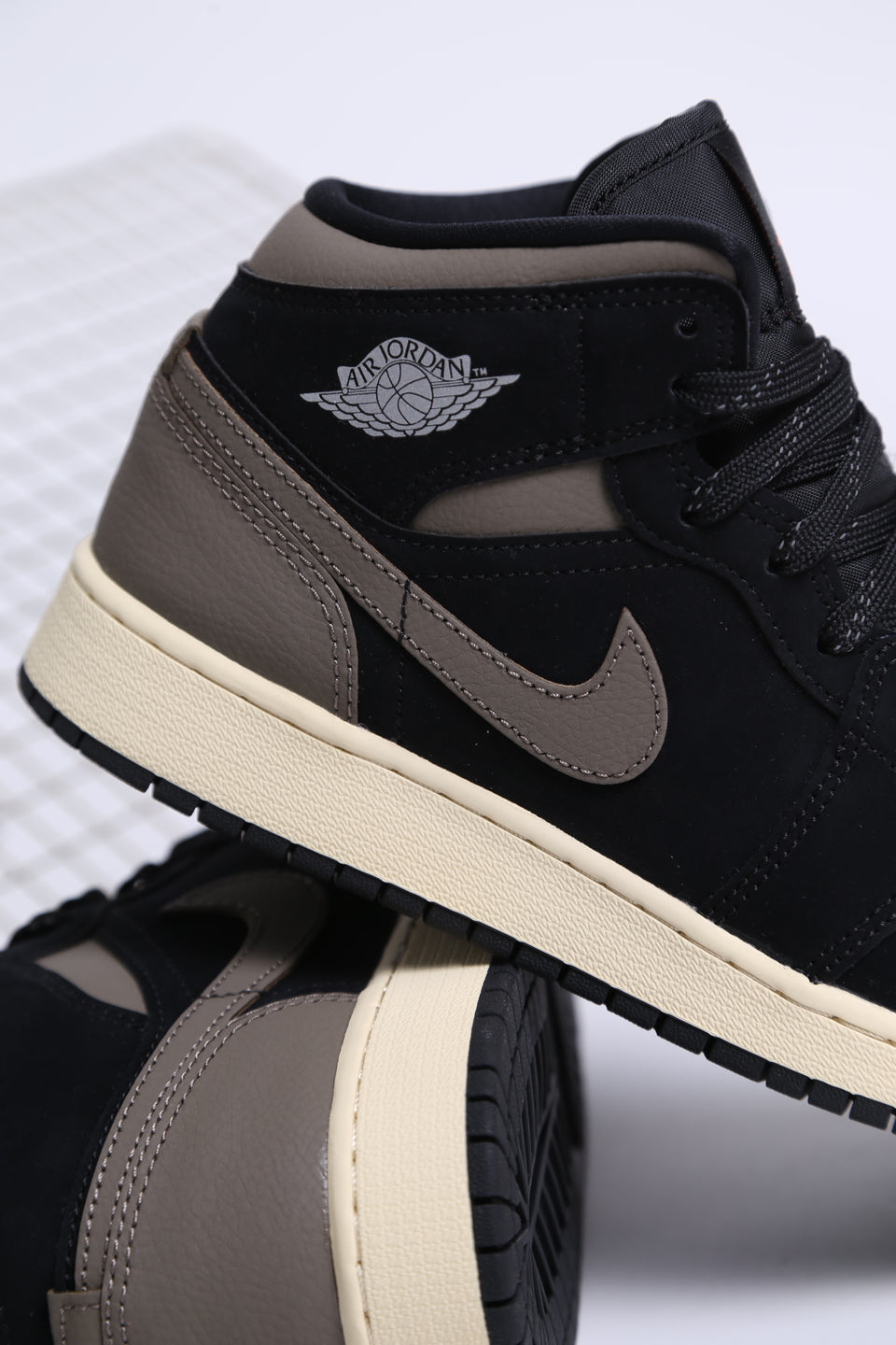 Air Jordan 1 Mid SE GS - Black Olive Grey