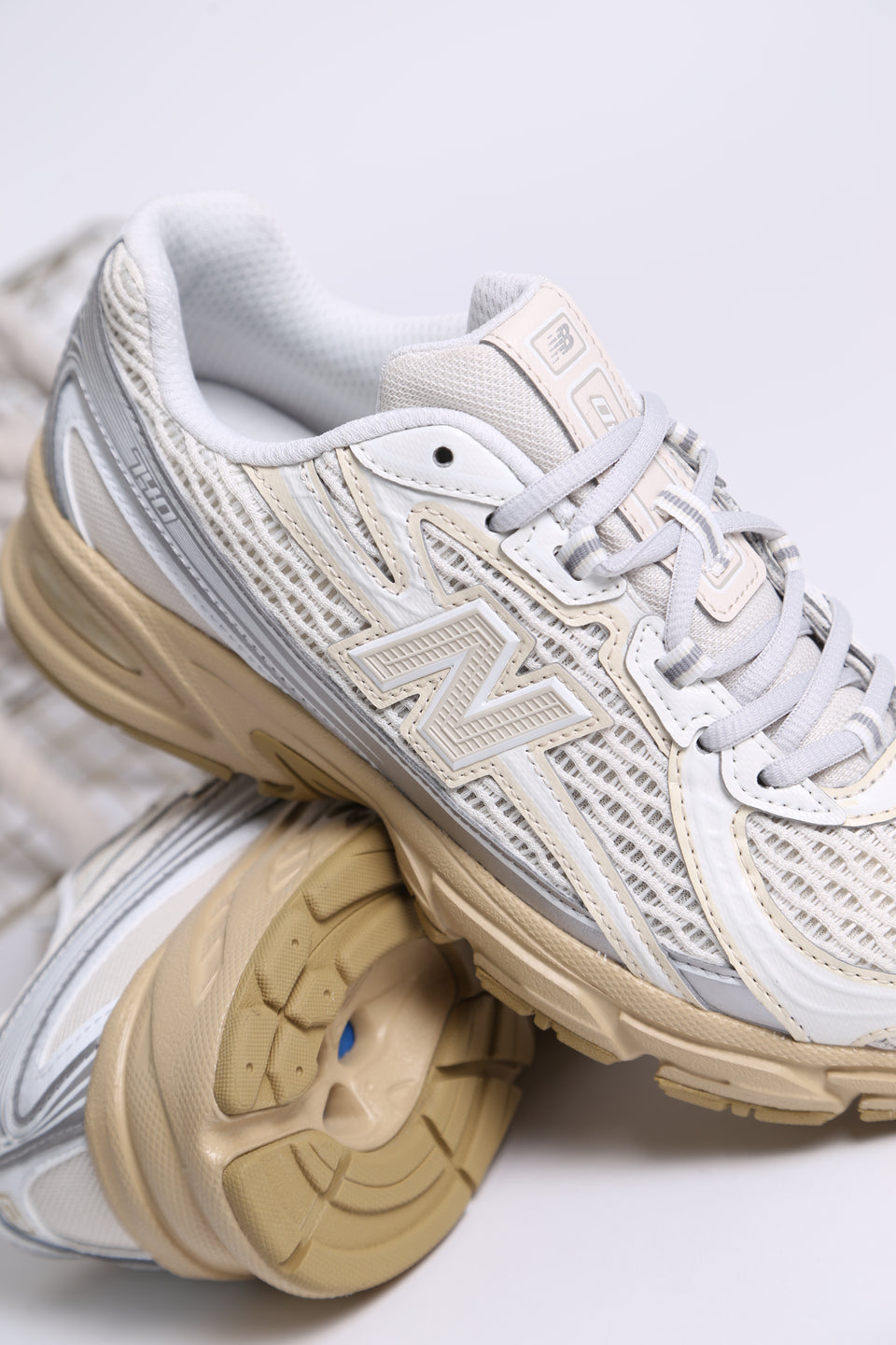 New Balance 740 300 - Beige Brown