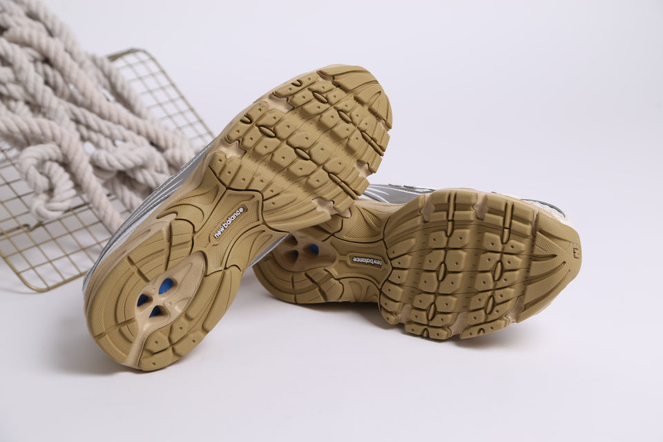 New Balance 740 300 - Beige Brown