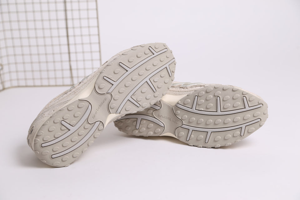 New Balance 204L 2SZ - White Beige