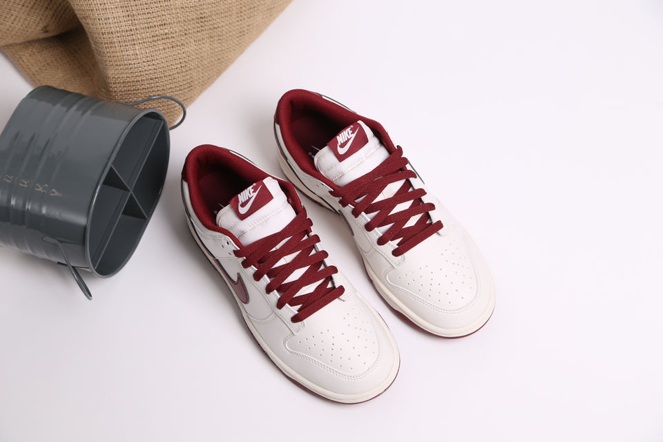 Nike Dunk Low Retro - Pantom Team Red
