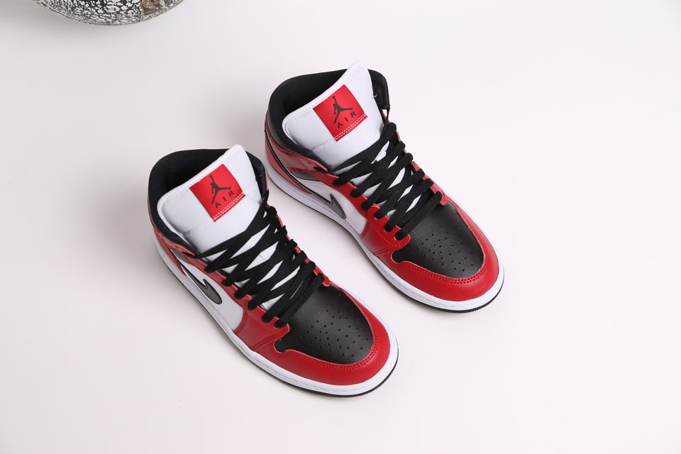 Air Jordan 1 Mid - Chicago Toe