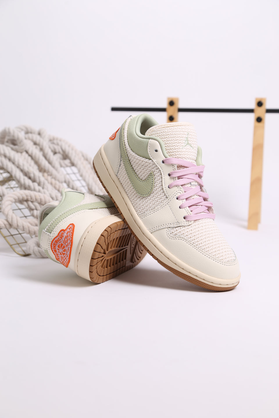 Air Jordan 1 Low SE WMNS - Olive Aura