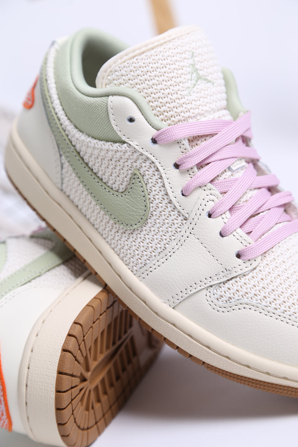 Air Jordan 1 Low SE WMNS - Olive Aura