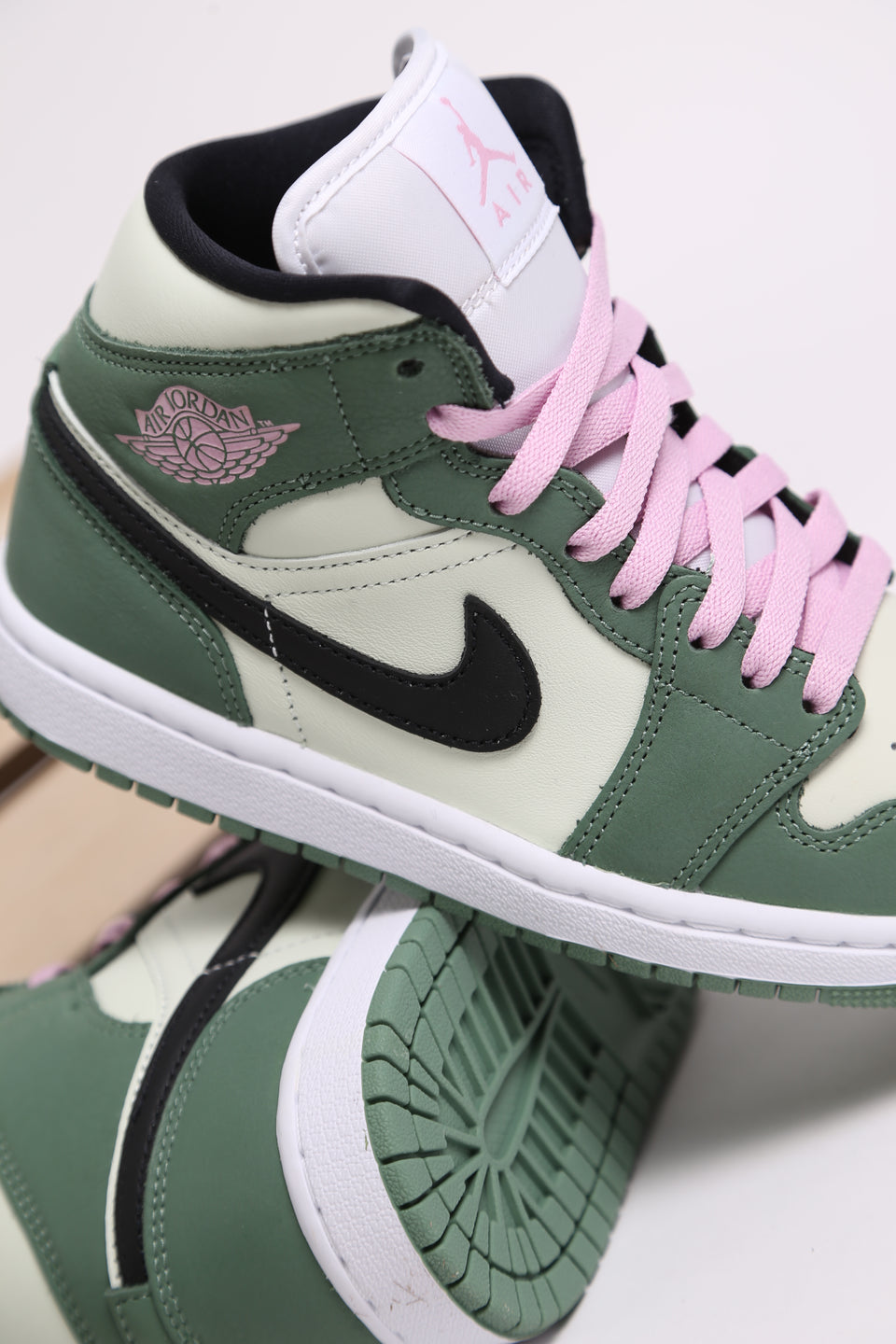 Air Jordan 1 Mid SE WMNS - Dutch Green