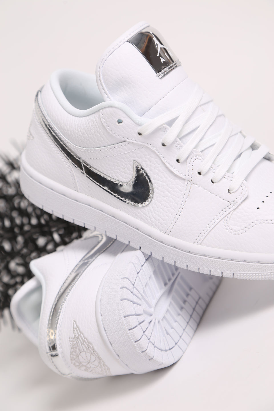 Air Jordan 1 Low SE WMNS - Metallic Silver