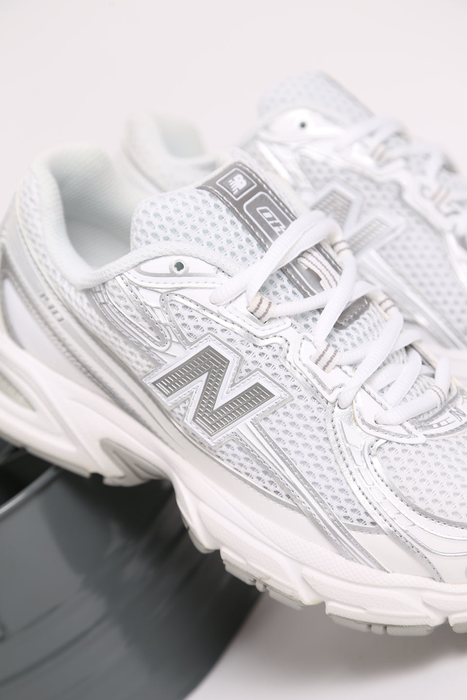 New Balance 740 WM2 - White Silver