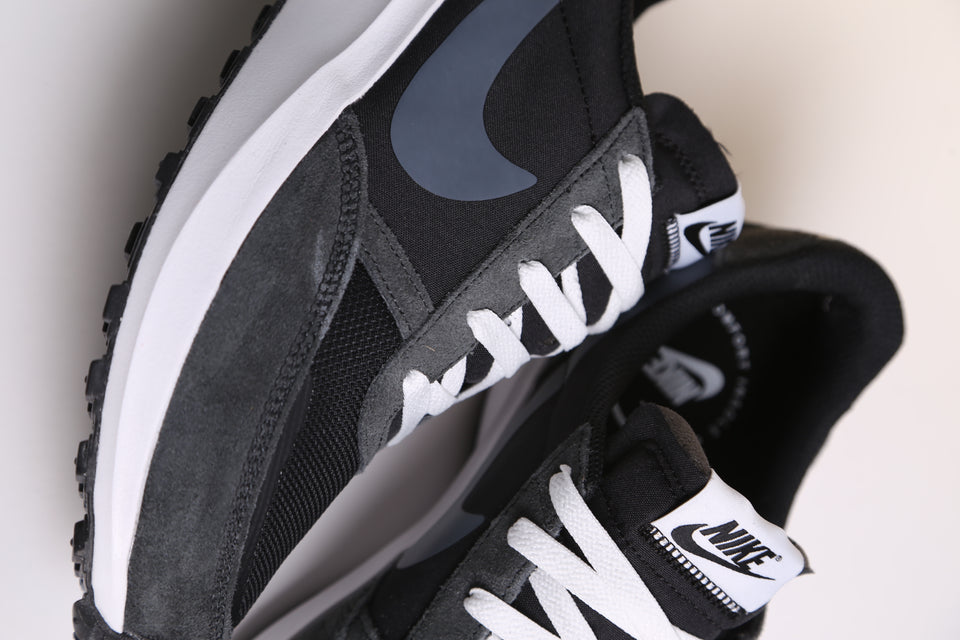 Nike Waffle Nav - Off Noir