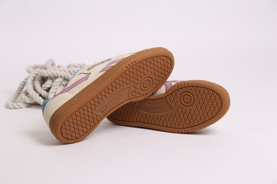 Reebok Club C Grounds UK Femme - Aged Beige Berry Chill