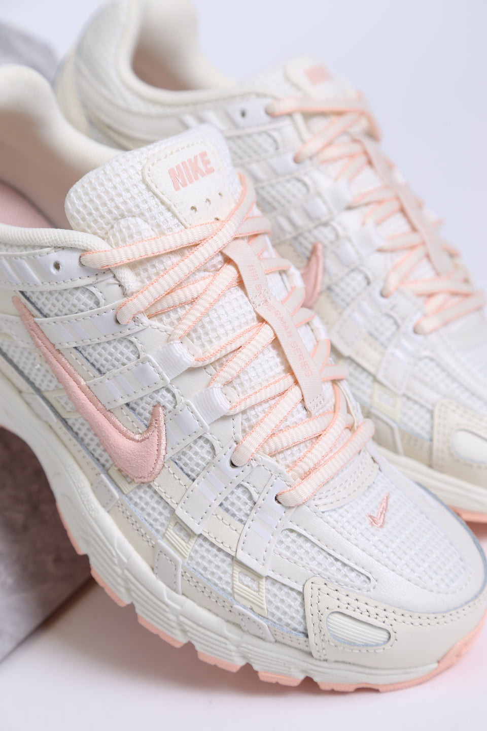 Nike P-6000 Wmns - Sail Arctic Orange Soft Pearl