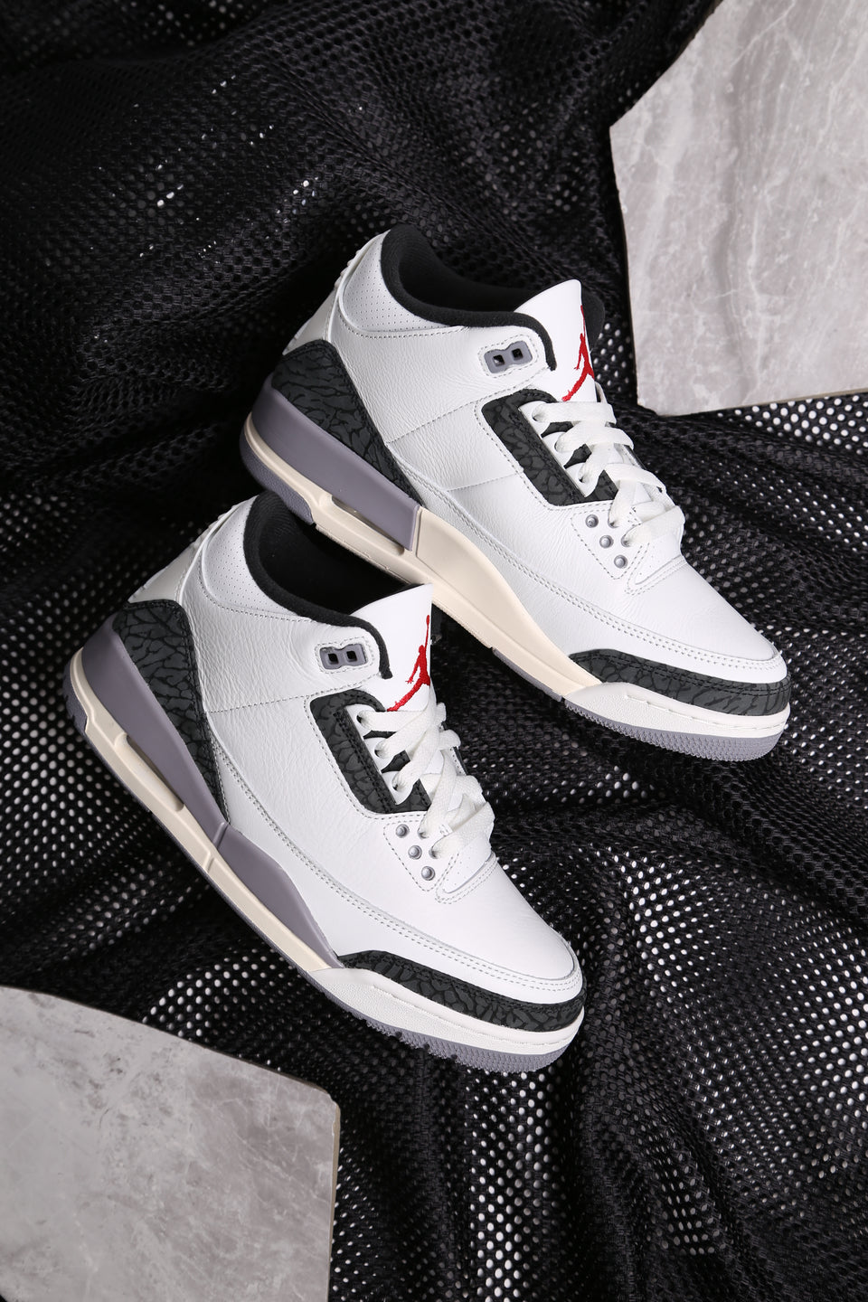 Air Jordan 3 Retro - Cement Grey