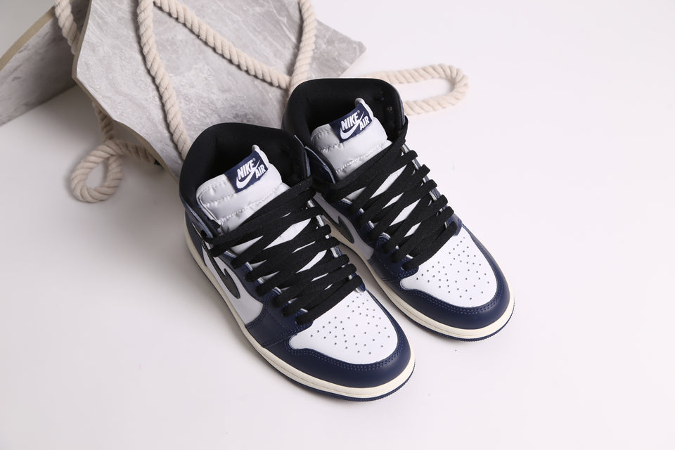 Air Jordan 1 Retro High OG - Midnight Navy