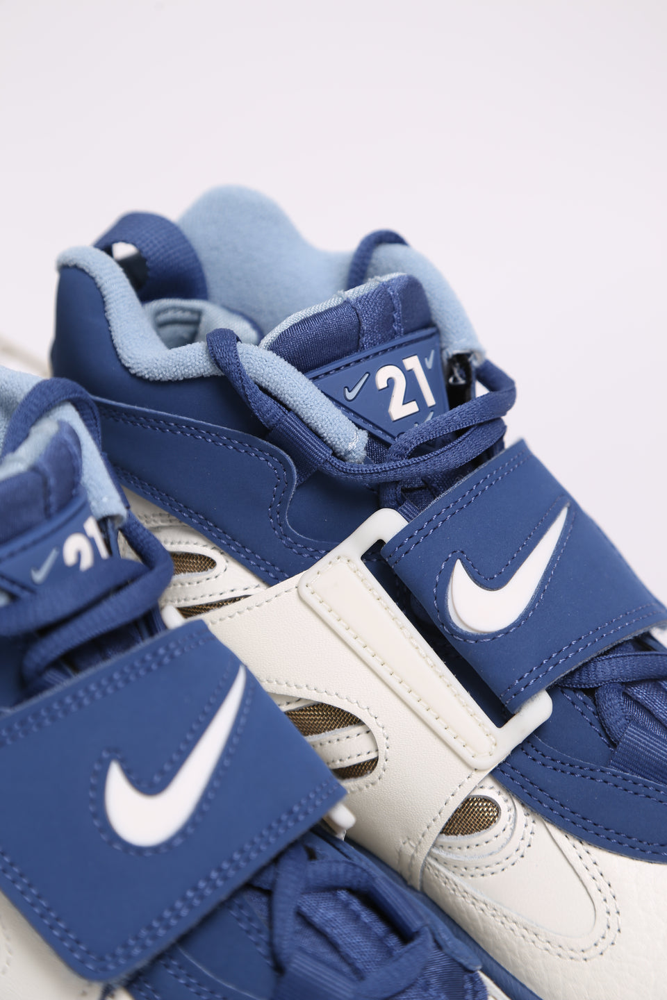 Nike Air Diamond Turf II - Sail And Blue Grey