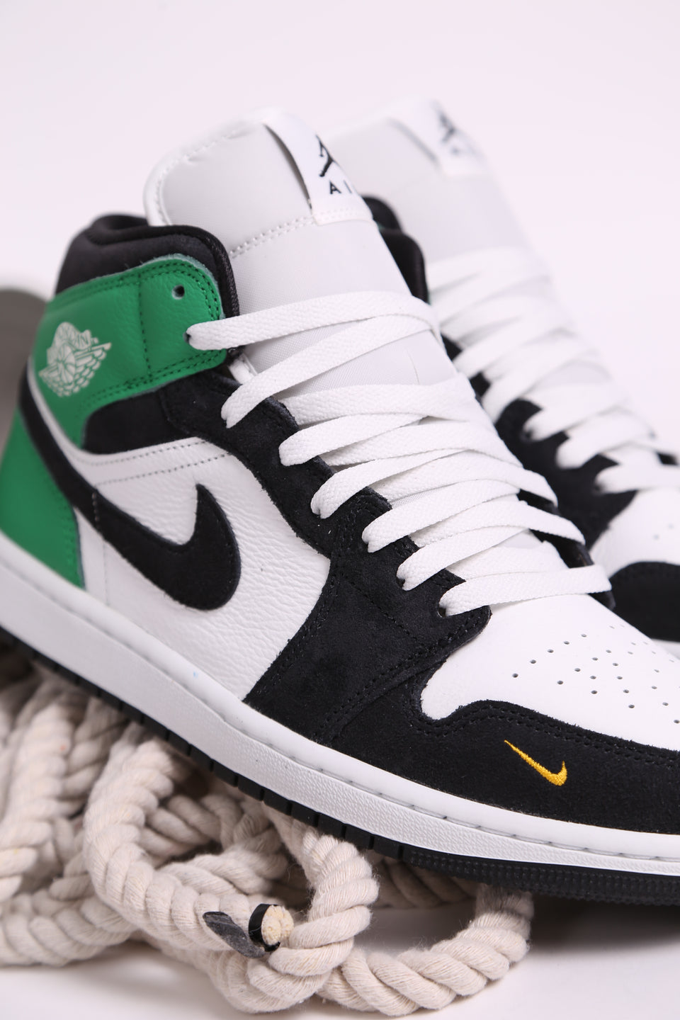 Air Jordan 1 Mid SE - Lucky Green