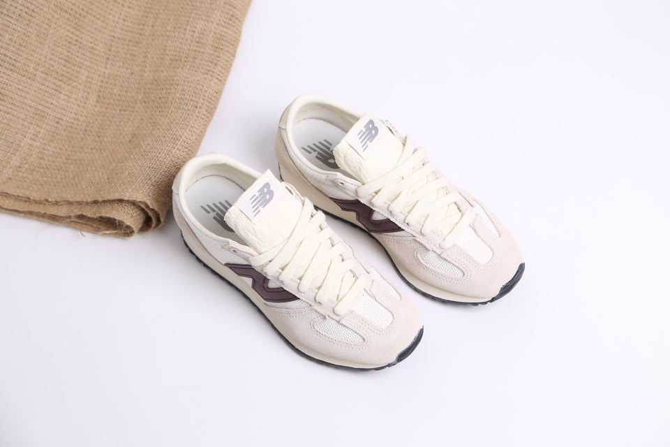 New Balance 471 8Y4 - Beige
