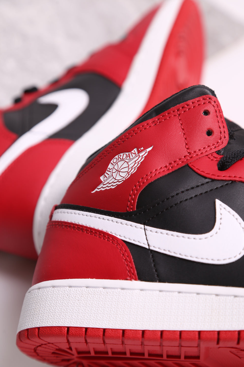 Air Jordan 1 Mid Wings GS (YOUTH) - Gym Red