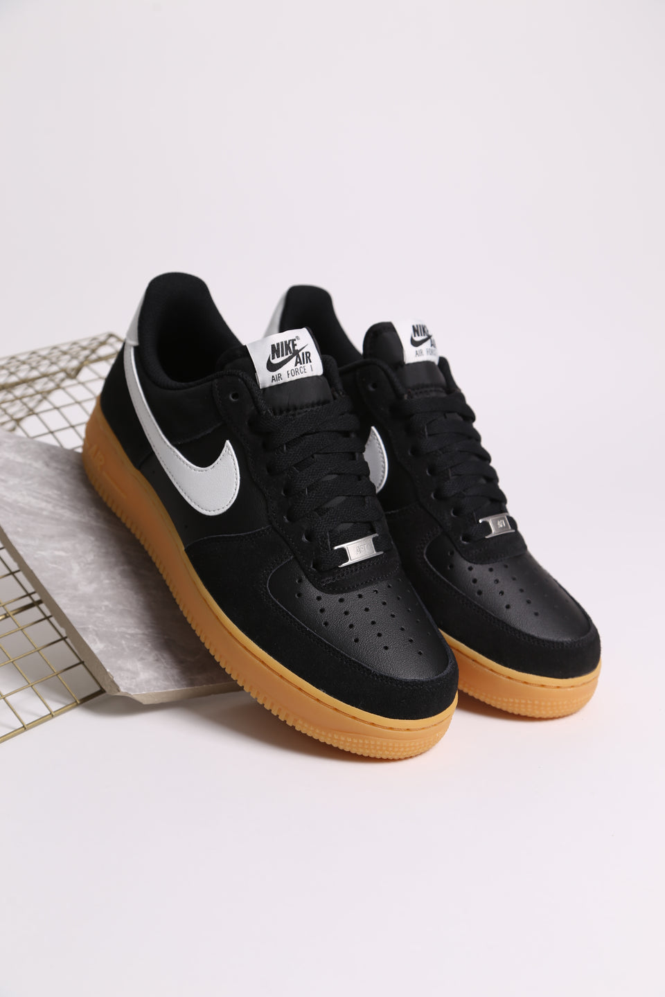 Air Force 1 '07 LV8 - Black Suede Gum