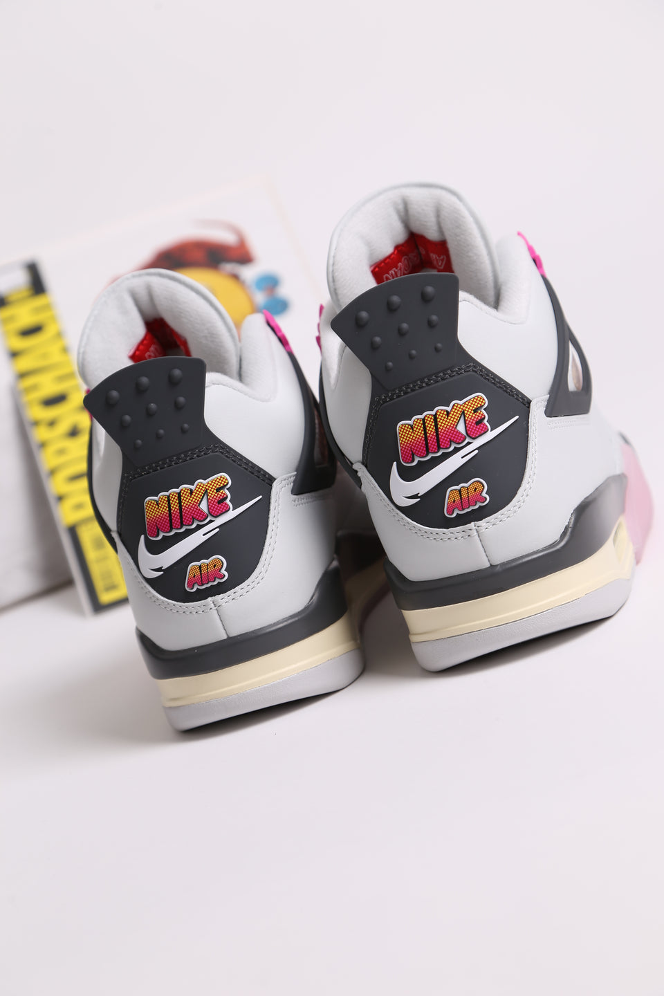 Air Jordan 4 Retro - Comic