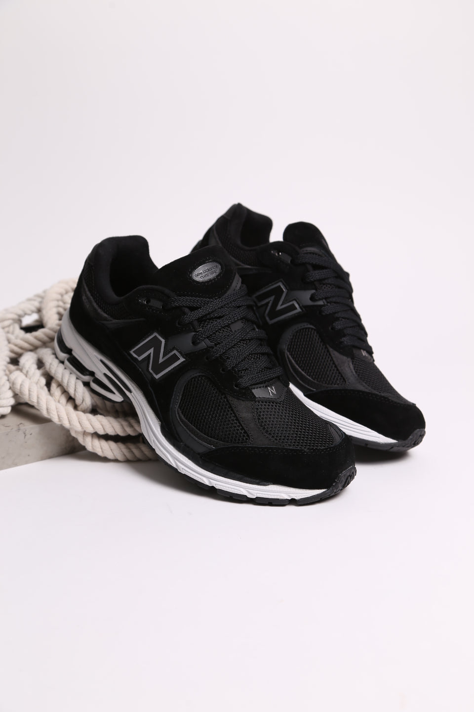 New Balance 2002R - Black White