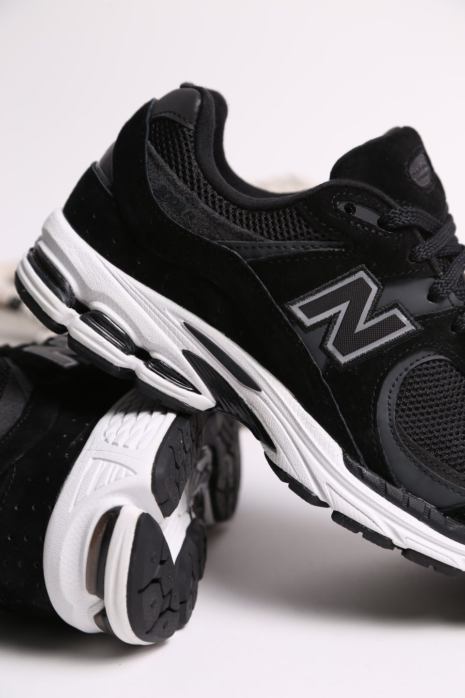 New Balance 2002R - Black White