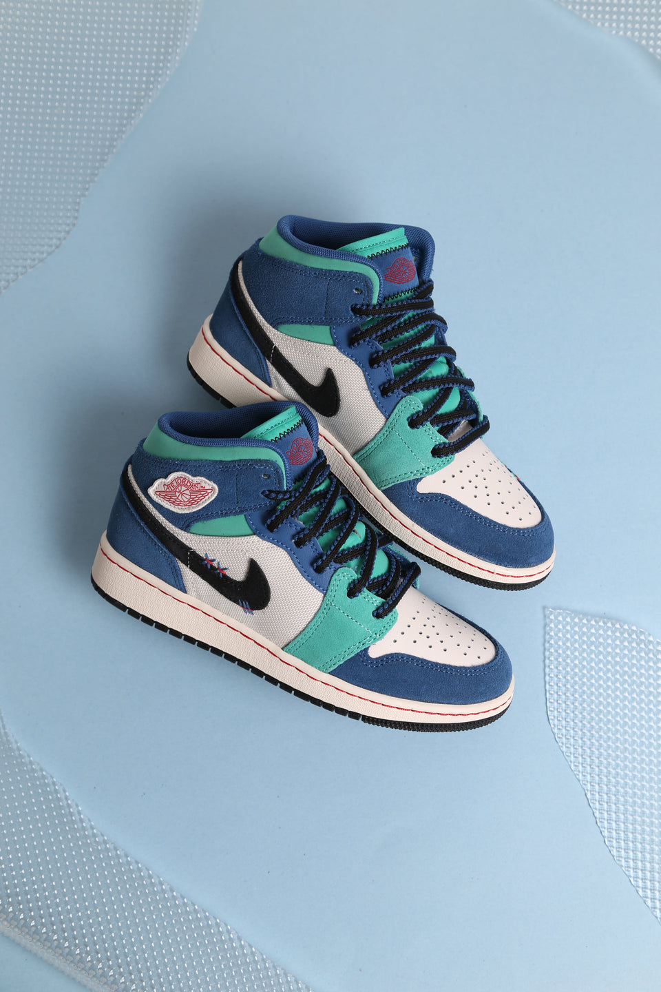 Air Jordan 1 Mid SE GS - Chalk True Blue