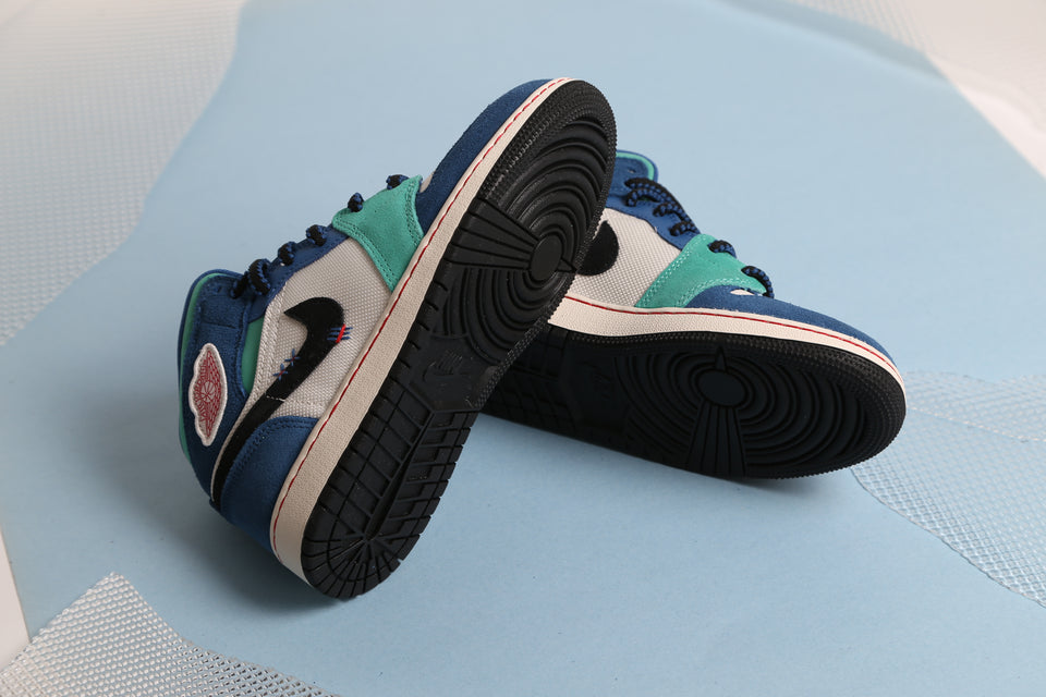 Air Jordan 1 Mid SE GS - Chalk True Blue