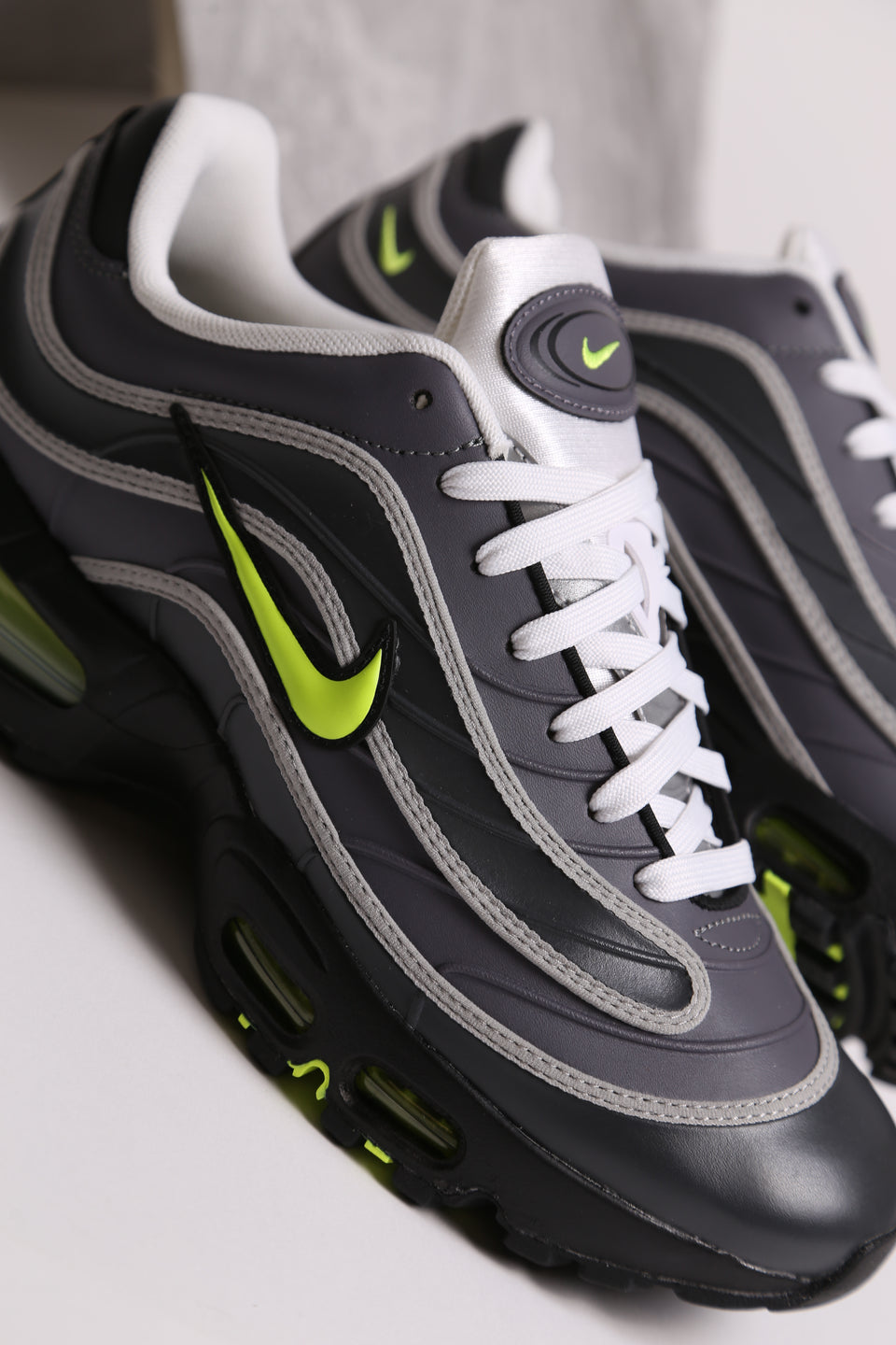 Nike Air Max Joga Bonito - Black And Neon Yellow