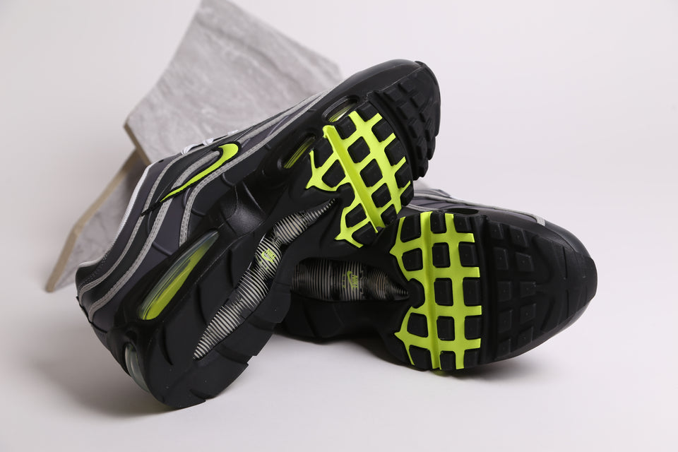 Nike Air Max Joga Bonito - Black And Neon Yellow
