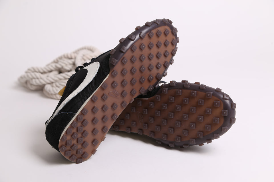 Nike Waffle Racer - Black Sail Coco