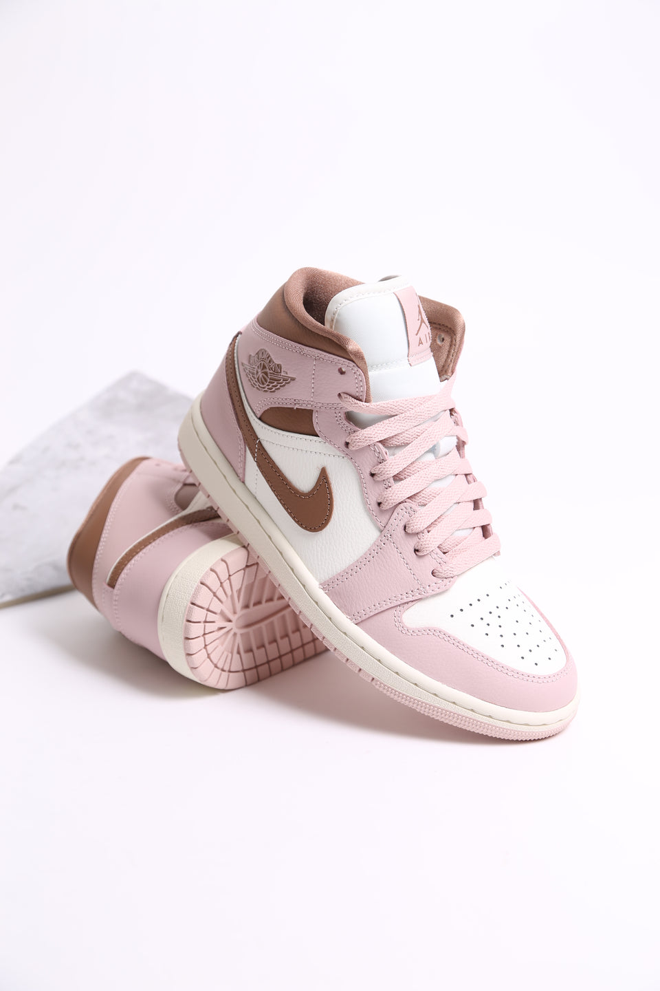 Air Jordan 1 Mid wmns - Pink Oxford Archaeo Brown Sail