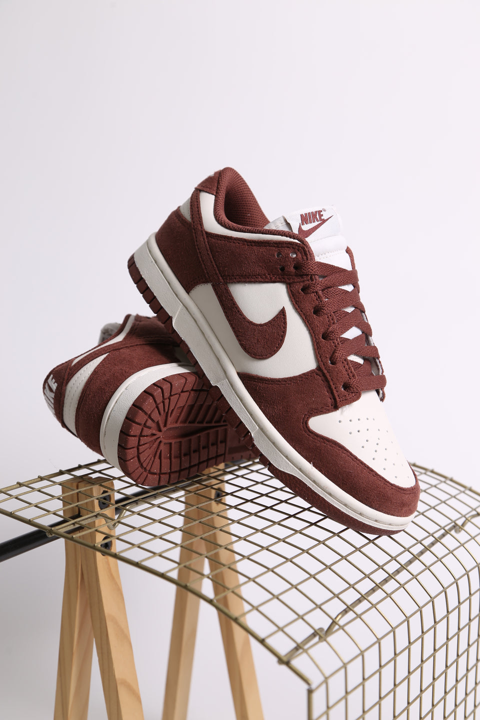 Nike Dunk Low WMNS - Red Sepia