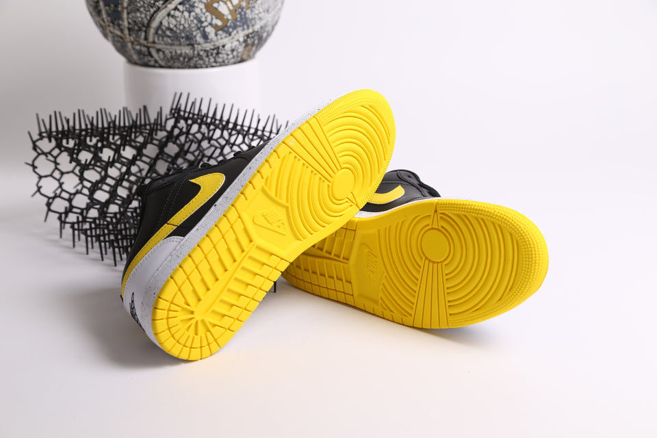 Air Jordan 1 Low SE - Tour Yellow