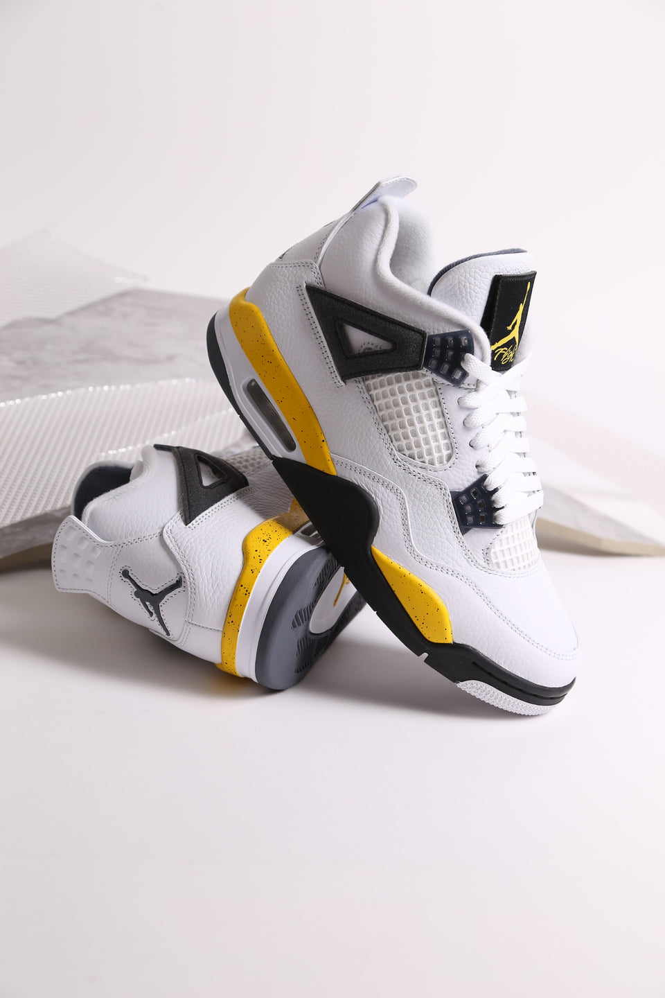 Air Jordan 4 Retro - Tour Yellow