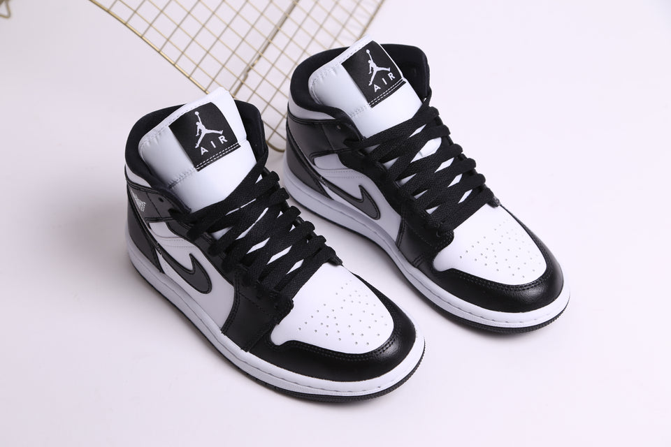 Air Jordan 1 Mid SE Women's - Off Noir Chalk