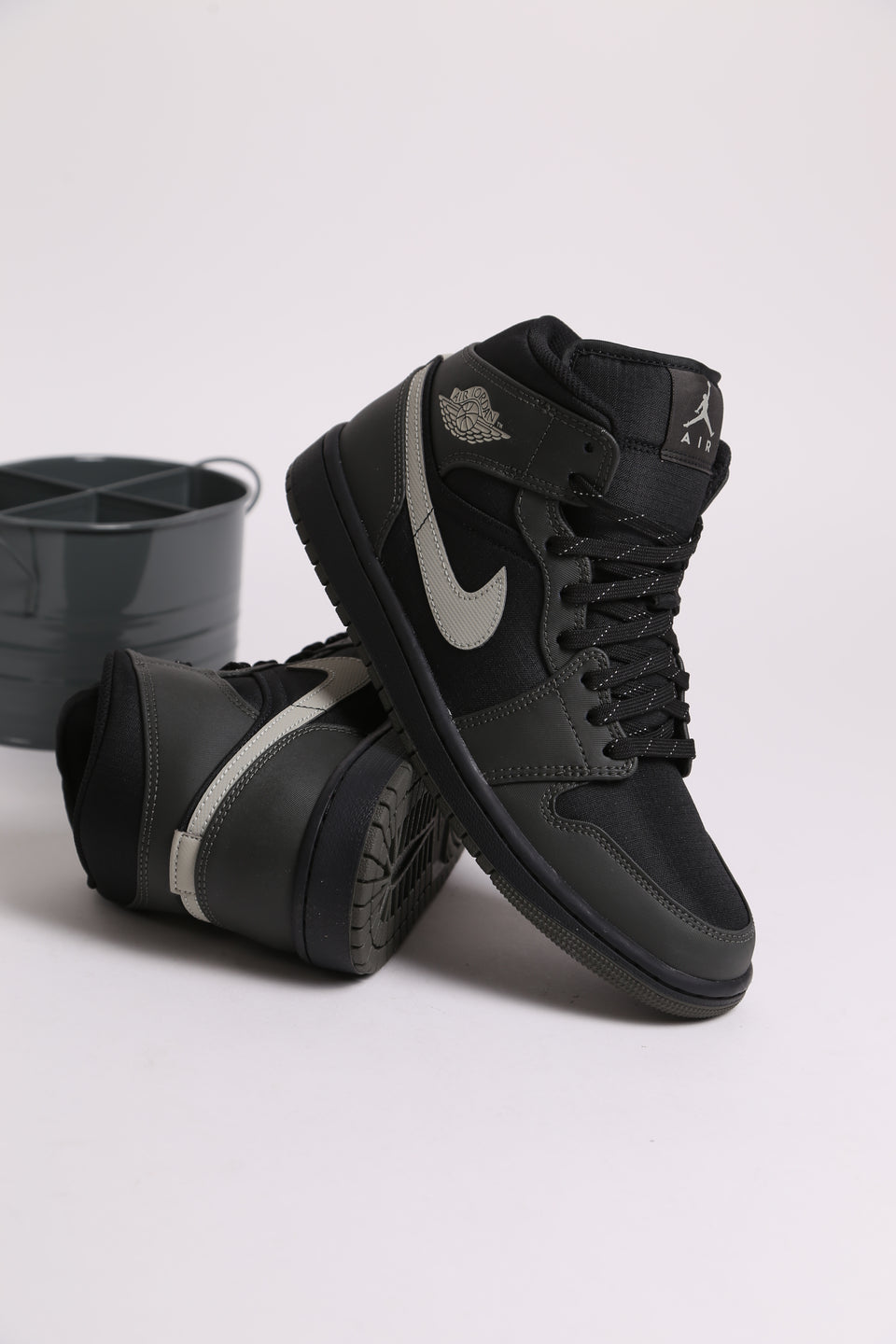 Air Jordan 1 Mid SE - Elephant Print