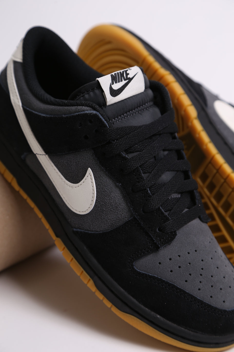 Nike Dunk Low Retro SE - Black Grey Gum