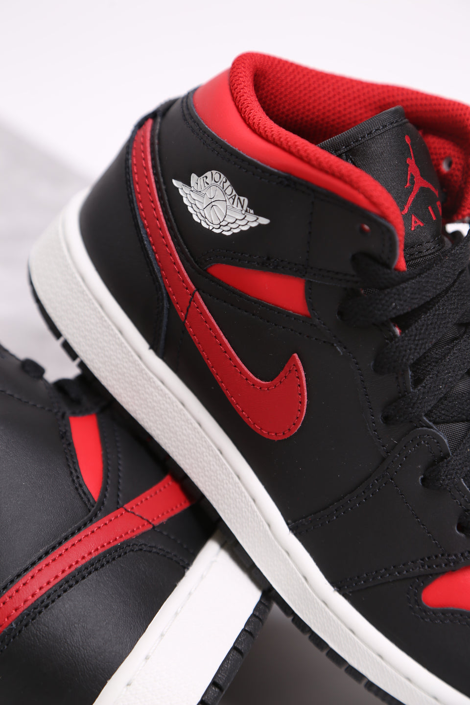 Air Jordan 1 Mid Youth ''Bred Twist''